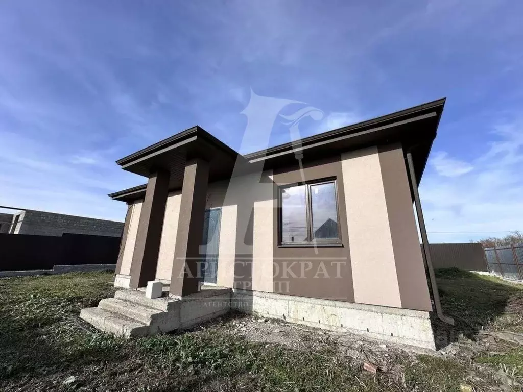 Дом в Ставропольский край, Предгорный муниципальный округ, пос. ... - Фото 1