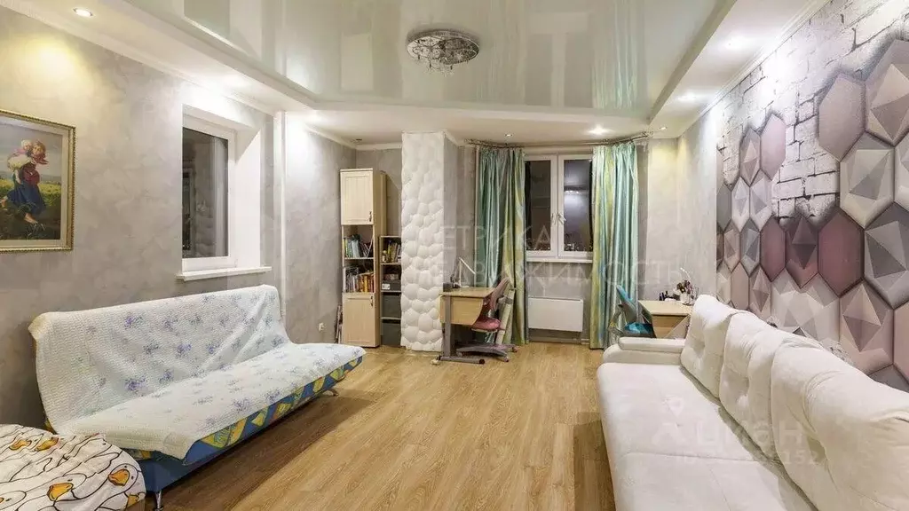 2-к кв. Тюменская область, Тюмень ул. Самарцева, 8 (86.9 м) - Фото 0