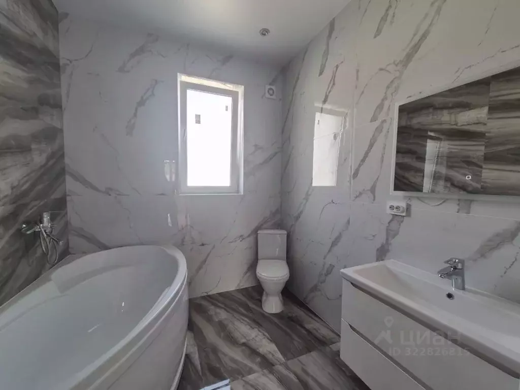 Дом в Крым, Симферопольский район, Добровское с/пос, с. Пионерское ул. ... - Фото 2