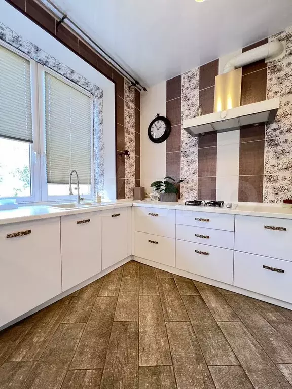 4-к. квартира, 110 м, 4/4 эт. - Фото 0