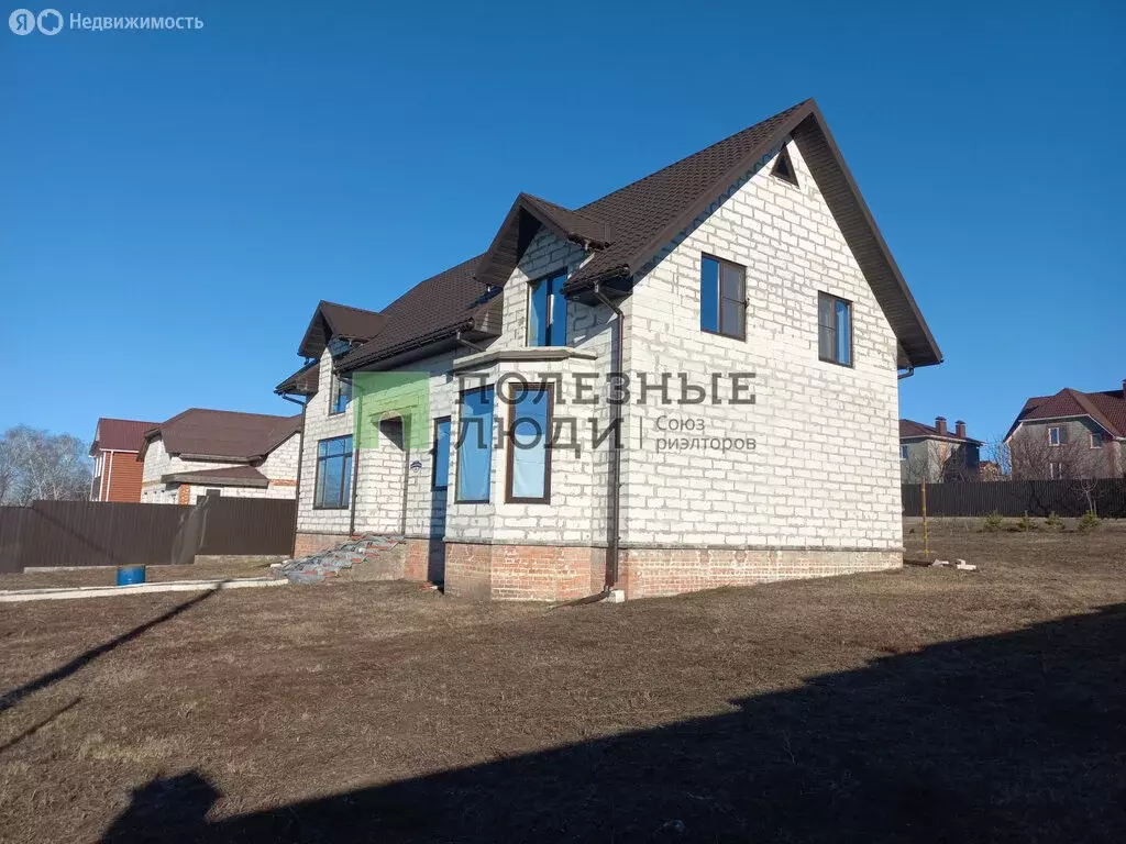 Дом в село Никольское, улица Механизаторов (242 м) - Фото 1