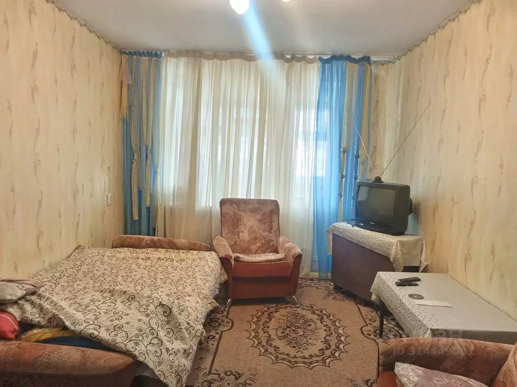 1-к кв. Краснодарский край, Темрюк ул. Ленина, 96 (29.7 м) - Фото 0