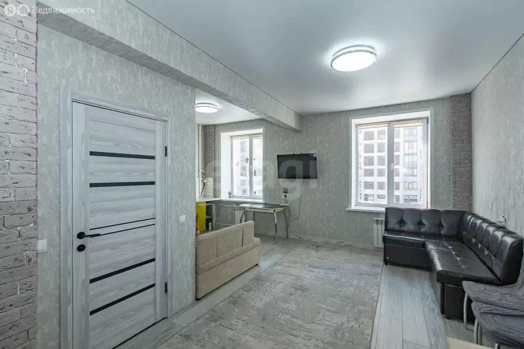 2-комнатная квартира: Омск, улица Красный Путь, 72 (61.9 м) - Фото 0