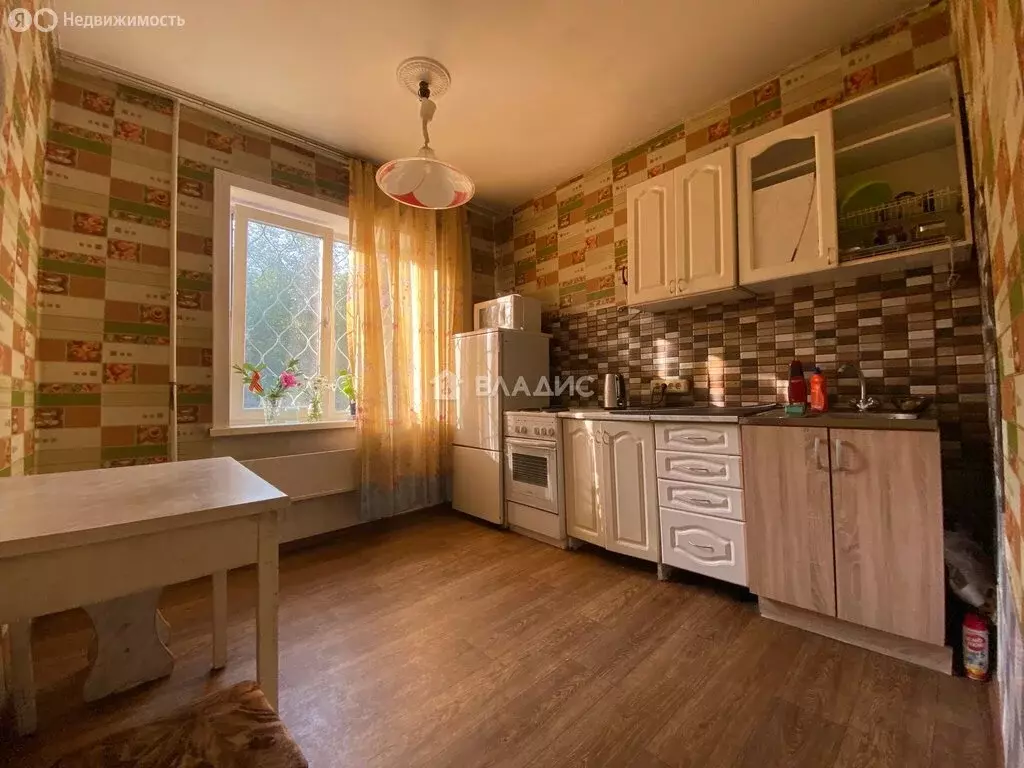 2-комнатная квартира: Бийск, улица Владимира Короленко, 41/2 (54.3 м) - Фото 0