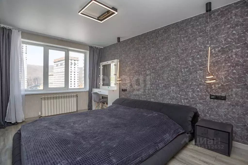 3-к кв. Приморский край, Владивосток ул. Нейбута, 137с1 (75.1 м) - Фото 0