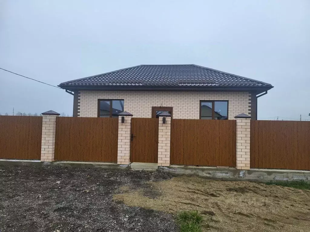 Дом в Краснодарский край, Темрюкский район, Краснострельское с/пос, ... - Фото 1