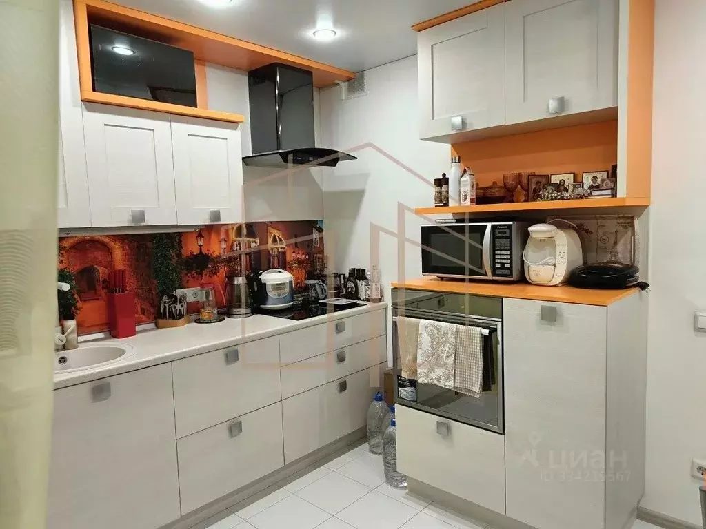 2-к кв. Тюменская область, Тюмень Кремлевская ул., 85к1 (62.5 м) - Фото 1