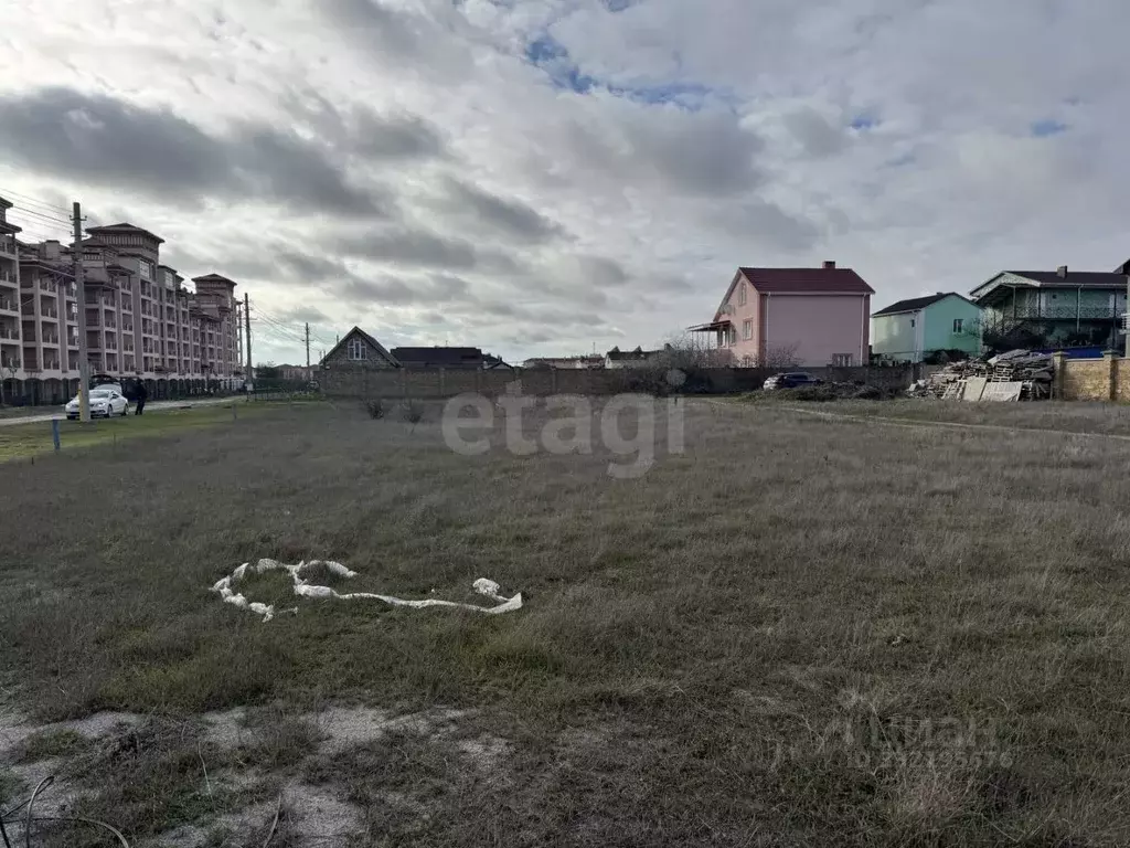 Участок в Крым, Евпатория городской округ, Заозерное пгт ул. Морская ... - Фото 1