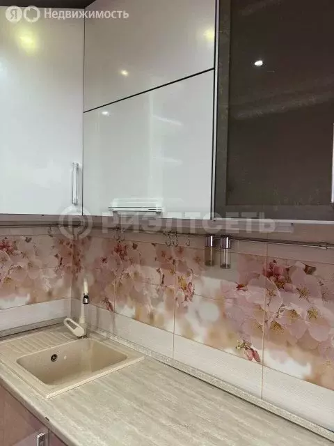 3-комнатная квартира: Североморск, улица Флотских Строителей, 3 (61.1 ... - Фото 2