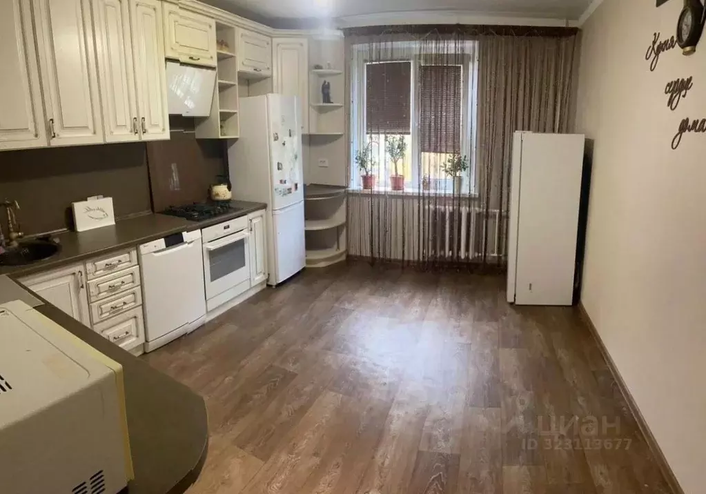 3-к кв. Курская область, Курск ул. 50 лет Октября, 96А (83.0 м) - Фото 2