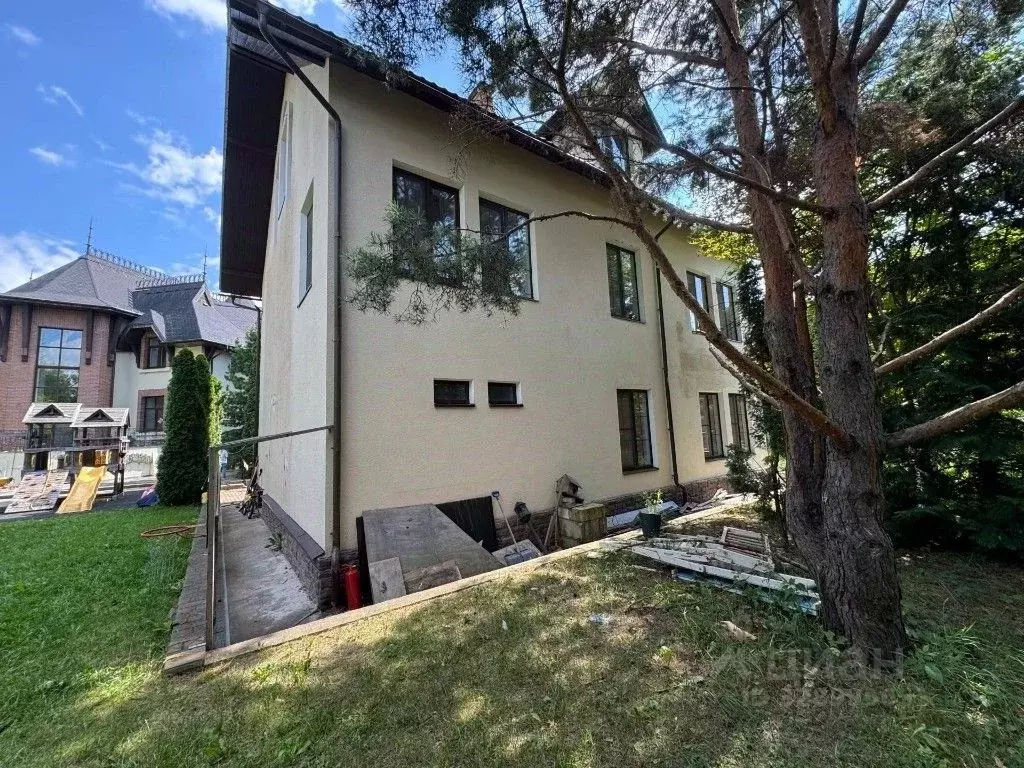 Дом в Московская область, Красногорск Береста тер., 46 (335 м) - Фото 1