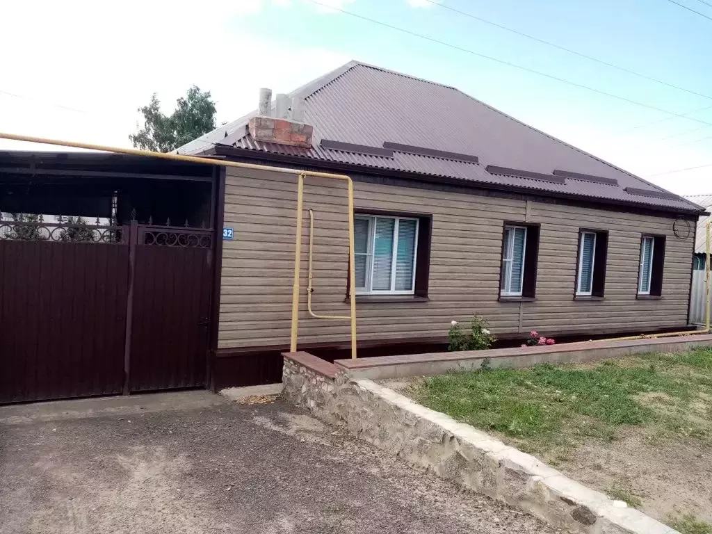 Дом в Воронежская область, Богучар Песковатская ул., 32 (80 м) - Фото 0