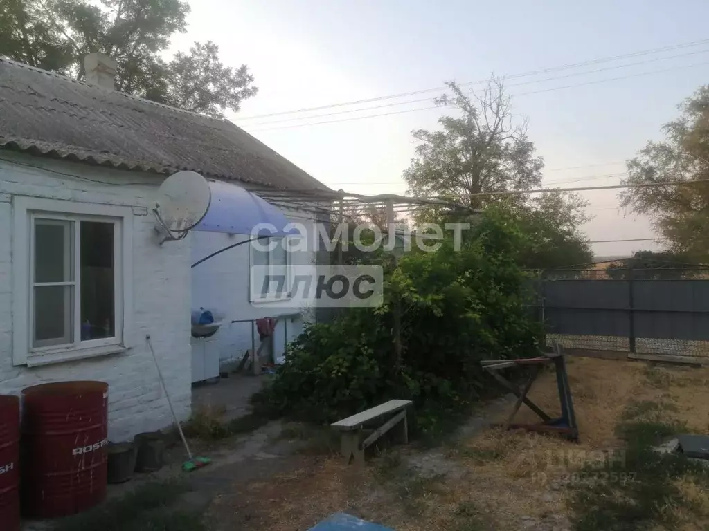 Дом в Калмыкия, Городовиковск ул. Коминтерна, 51 (50 м) - Фото 2