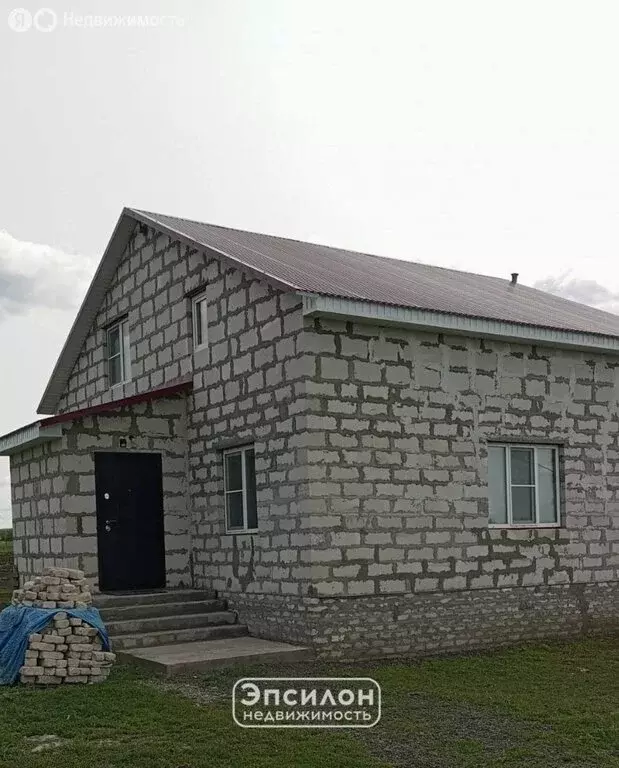 Дом в Курская область, Мантуровский сельсовет, село Мантурово (133.6 ... - Фото 0