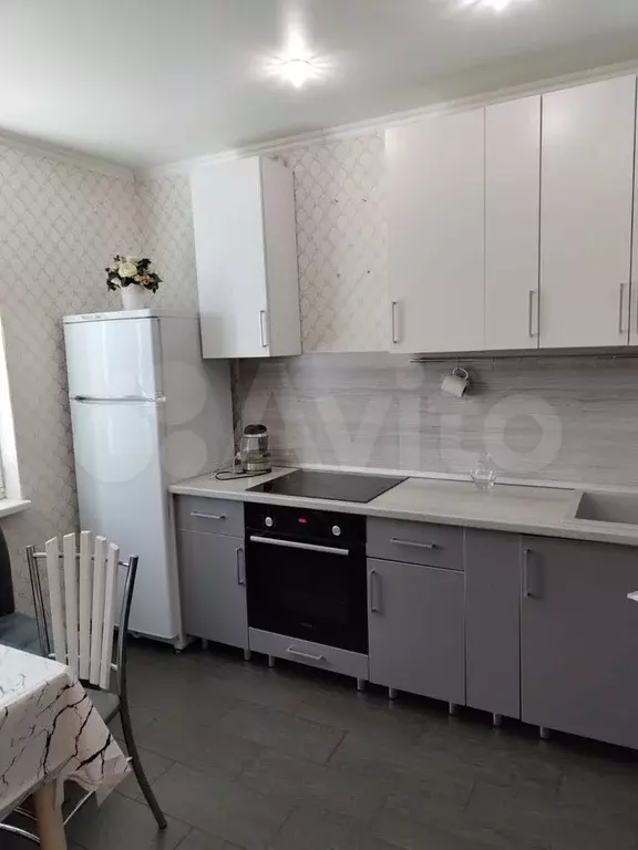 2-к. квартира, 60 м, 9/10 эт. - Фото 0