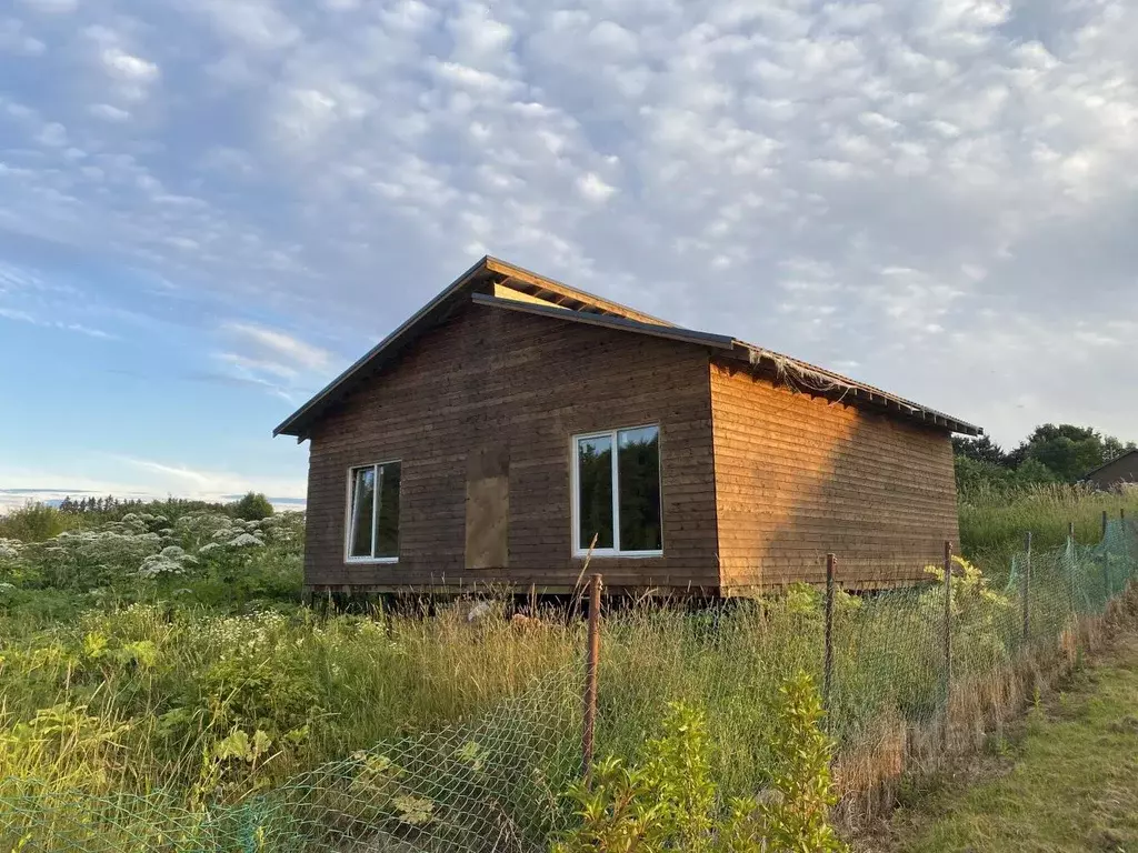 Дом в Ленинградская область, Приозерский район, Плодовское с/пос, пос. ... - Фото 1