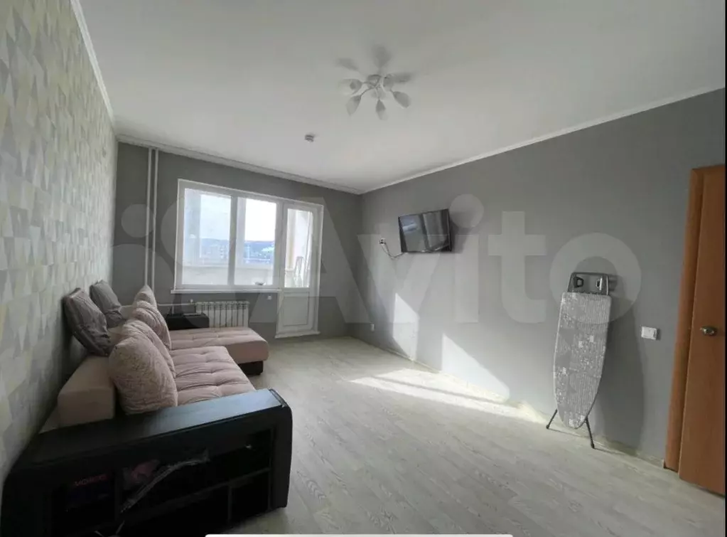 1-к. квартира, 40 м, 8/10 эт. - Фото 1