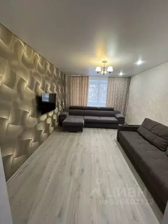 2-к кв. Кировская область, Вятские Поляны Школьная ул., 82 (50.0 м) - Фото 1