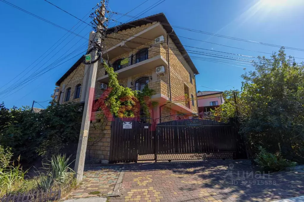 Дом в Краснодарский край, Геленджик ул. Ватутина, 1 (232 м) - Фото 1