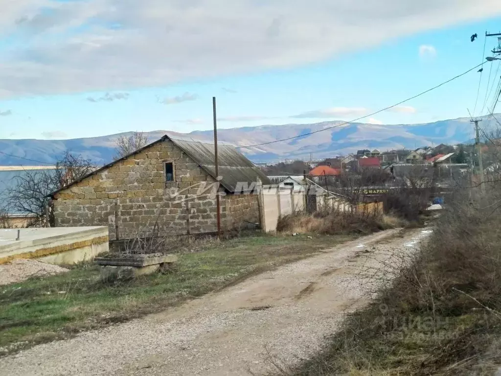 Участок в Крым, Симферопольский район, Добровское с/пос, с. Пионерское ... - Фото 2