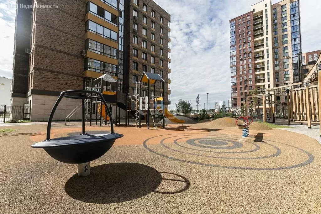 3-комнатная квартира: Тюмень, улица Фармана Салманова, 14 (72.9 м) - Фото 1