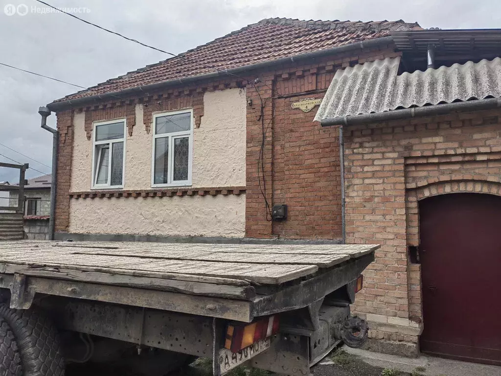 Дом в Ногир, Красноармейская улица, 4 (100 м) - Фото 1