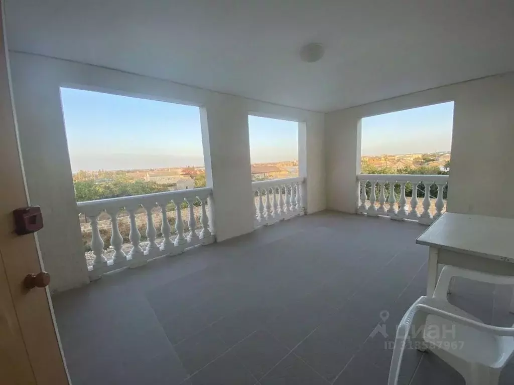 Дом в Крым, Черноморское пгт ул. Жердева (106 м) - Фото 0