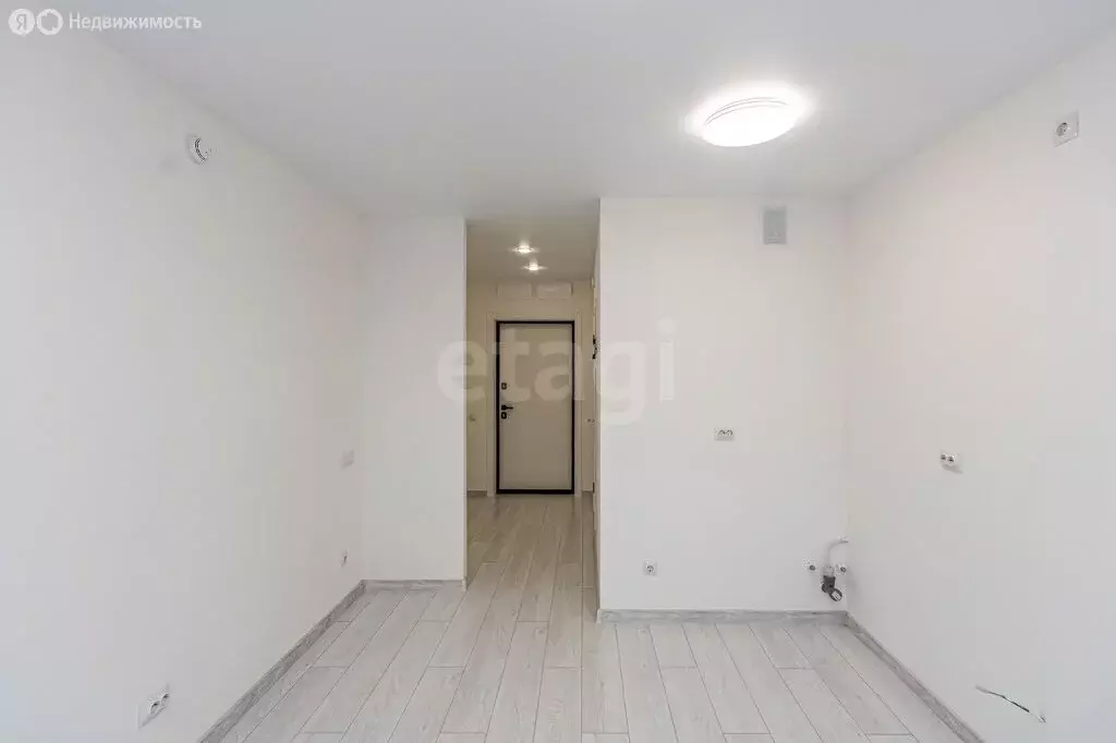 Квартира-студия: Тюмень, улица Менжинского, 60 (27.5 м) - Фото 2