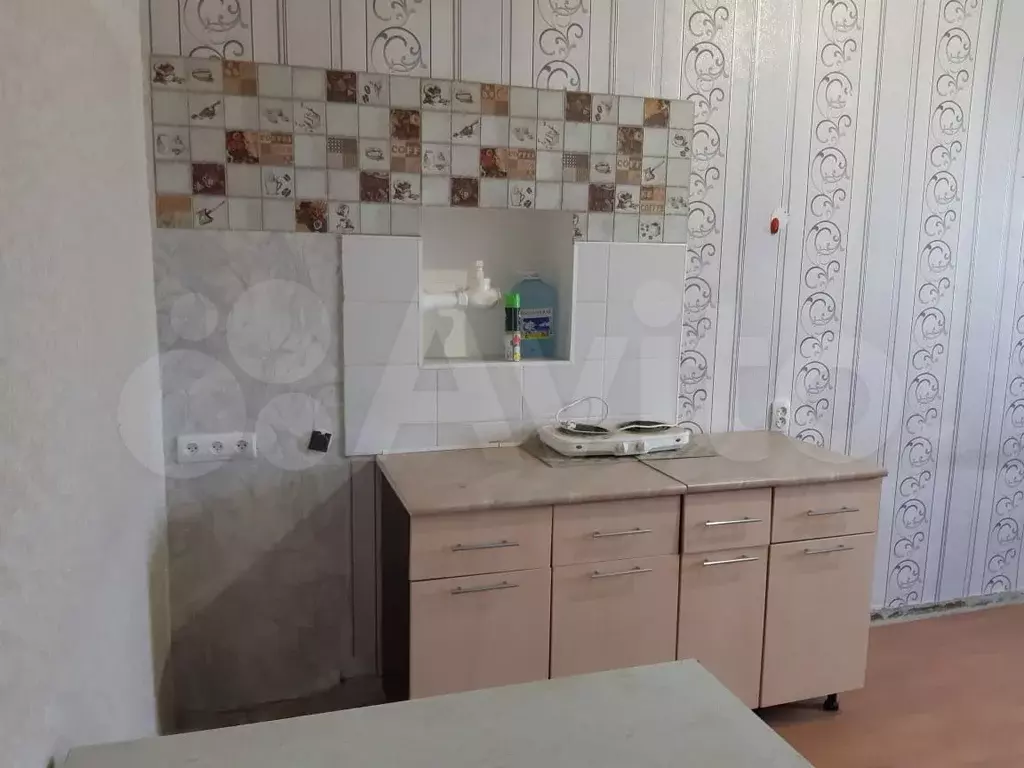 Комната 17,6 м в 1-к., 4/4 эт. - Фото 0