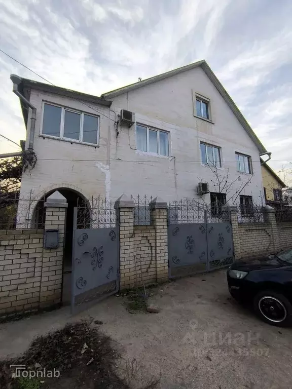 Дом в Астраханская область, Астрахань Сосновая ул., 5 (360 м) - Фото 1