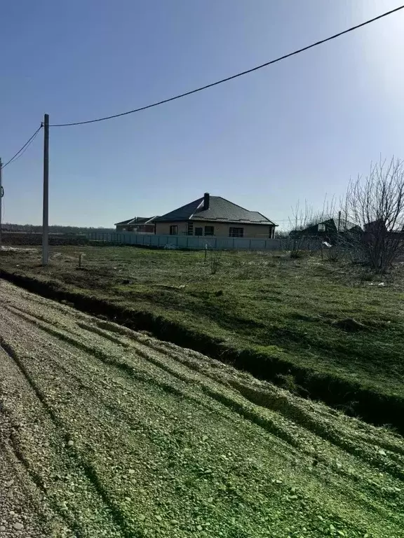 Участок в Краснодарский край, Усть-Лабинск пер. Спокойный (3.0 сот.) - Фото 1