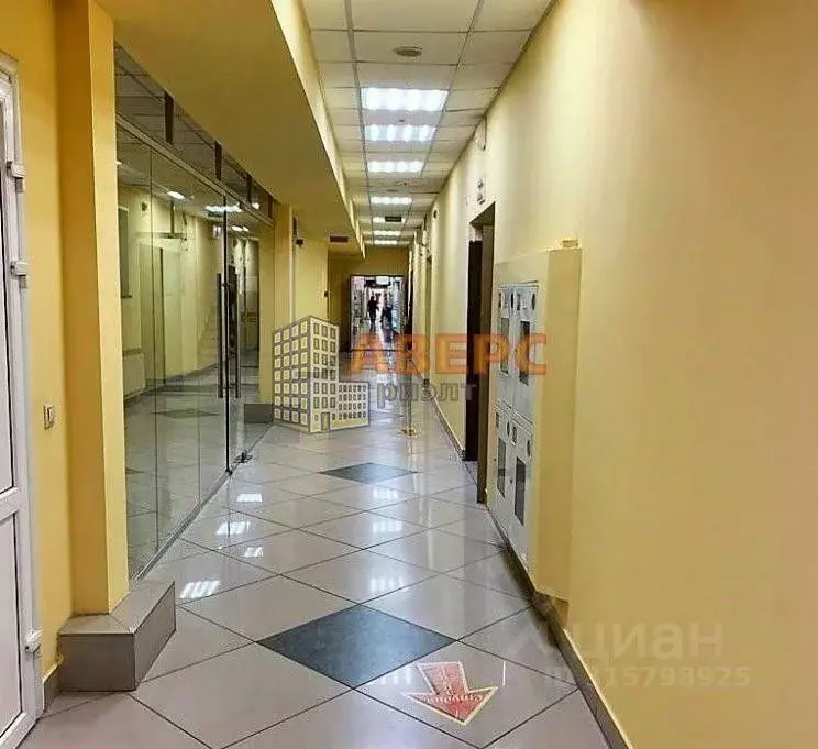 Помещение свободного назначения в Омская область, Омск ул. 10 лет ... - Фото 0
