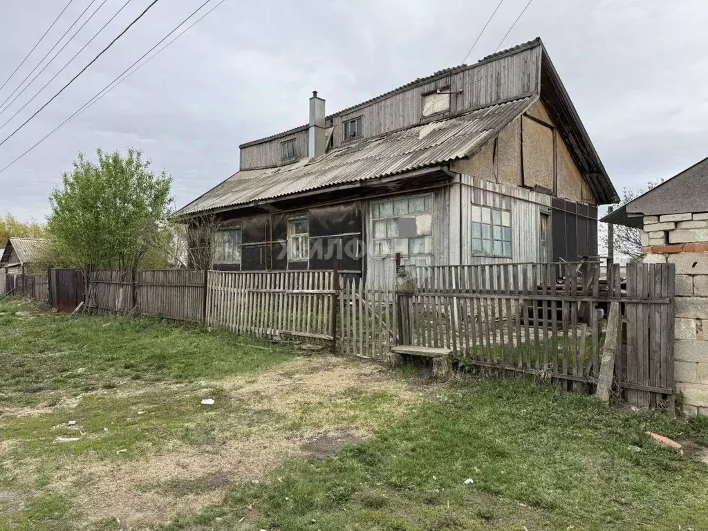 Дом в Новосибирская область, Искитимский район, с. Тальменка Школьная ... - Фото 1