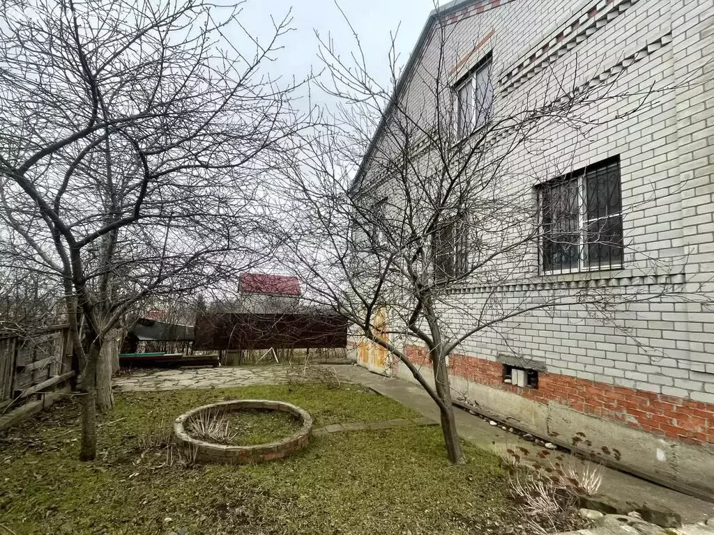 Дом в хутор Красный Пахарь, Изумрудная улица (150 м) - Фото 2