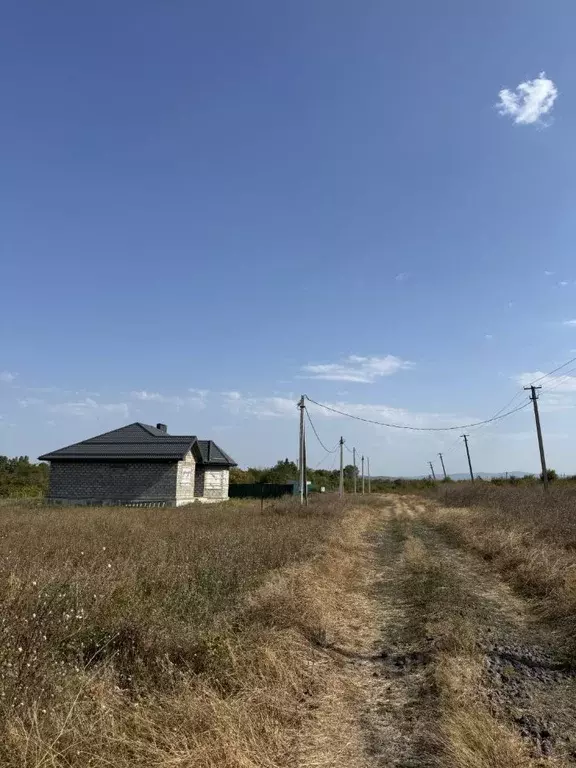 Участок в Краснодарский край, Абинский район, Ахтырское городское ... - Фото 0