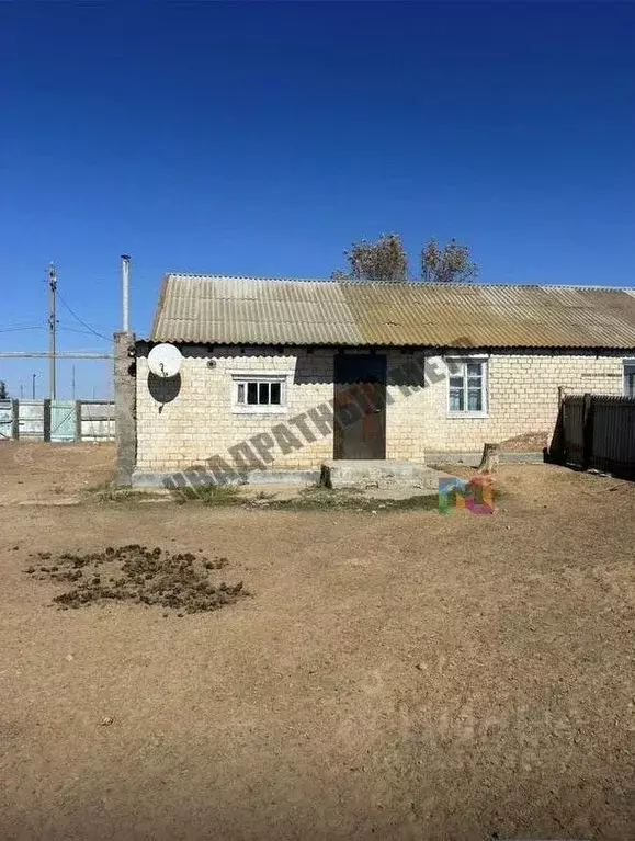 Дом в Калмыкия, Октябрьский район, пос. Цаган-Нур ул. Хонинова, 2 (85 ... - Фото 1