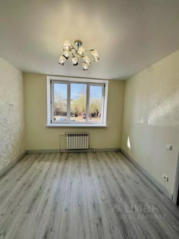 2-к кв. Омская область, Омск просп. Космический, 20к7 (35.0 м) - Фото 0