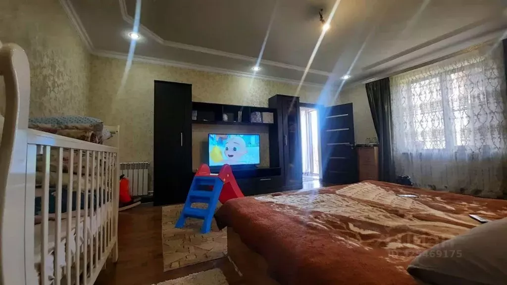 Дом в Кабардино-Балкария, Чегем ул. Братьев Макоевых, 55 (350 м) - Фото 1