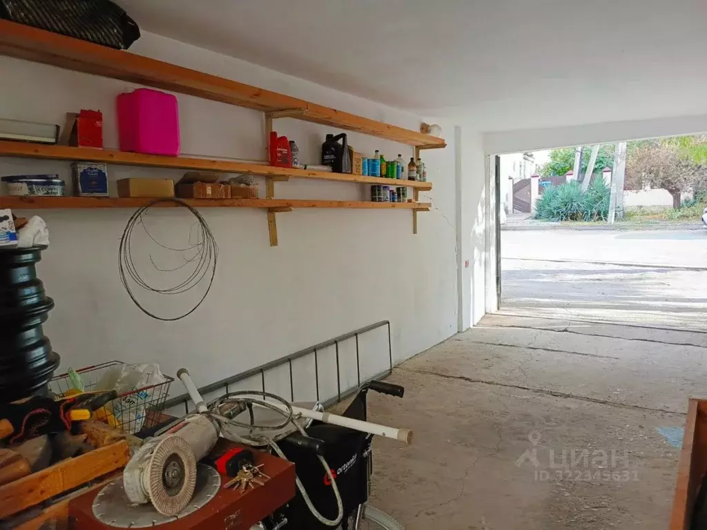 Гараж в Краснодарский край, Геленджик ул. Куйбышева, 1А (20 м) - Фото 2