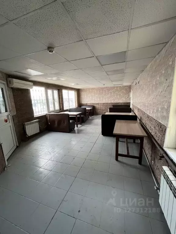 Помещение свободного назначения в Татарстан, Набережные Челны ул. ... - Фото 1