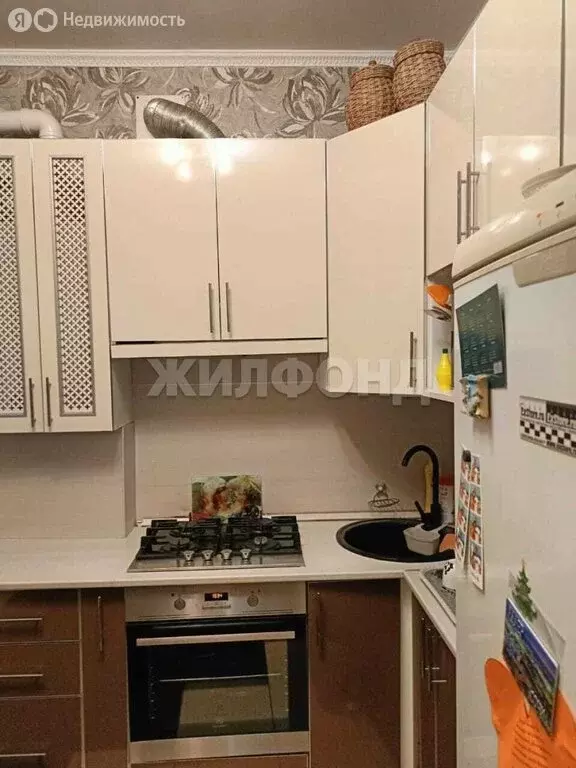 3-комнатная квартира: Белгород, Беловская улица, 4 (72 м) - Фото 0