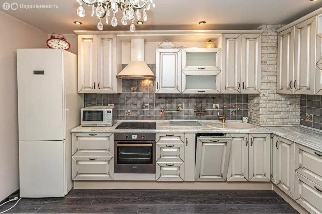 3-комнатная квартира: Бердск, улица Красная Сибирь, 132 (91.9 м) - Фото 2