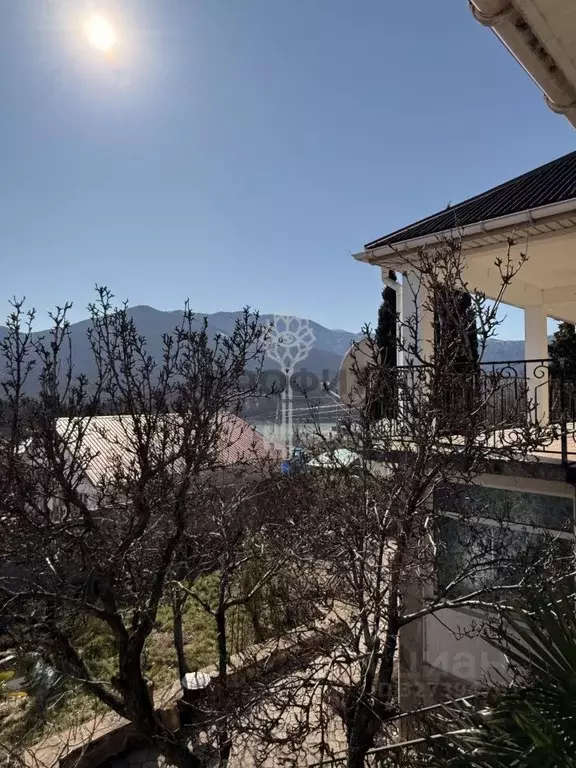 Дом в Крым, Алушта муниципальный округ, с. Изобильное ул. Центральная ... - Фото 1