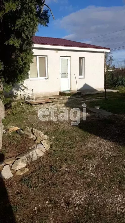 Дом в Крым, Черноморский район, Окуневское с/пос, с. Громово ул. ... - Фото 1