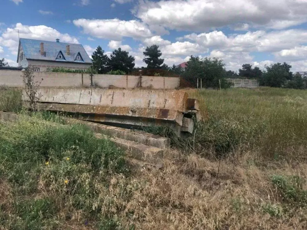 Участок в Крым, Сакский район, Лесновское с/пос, с. Прибрежное ул. ... - Фото 1