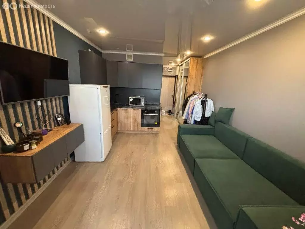 Квартира-студия: Тюмень, улица Тимофея Чаркова, 28 (20.9 м) - Фото 2