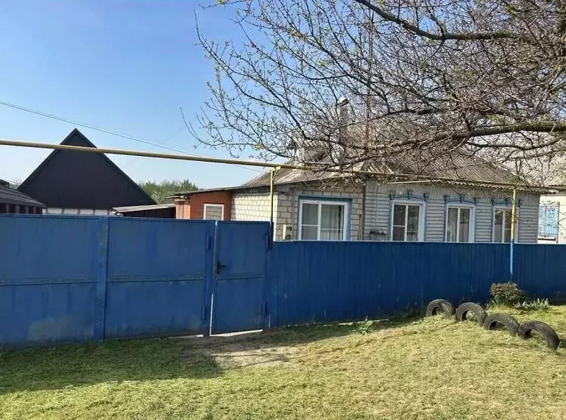 Дом в Воронежская область, Россошь Деповская ул. (50 м) - Фото 1