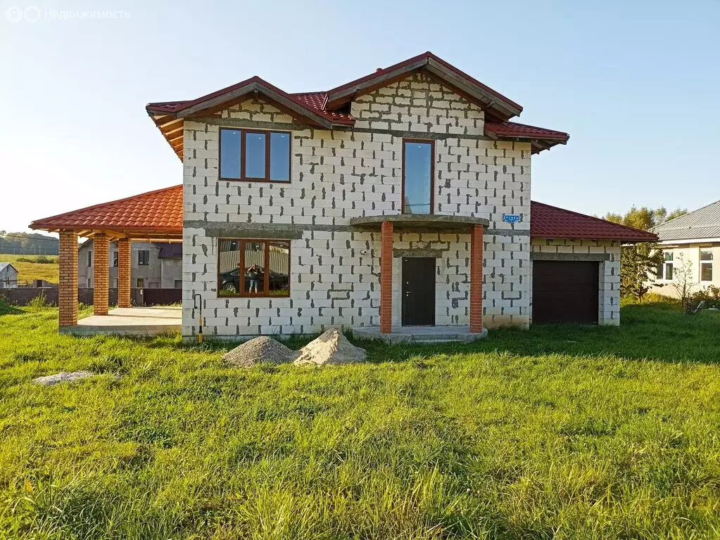 Дом в посёлок Холмогоровка, КП Лисья горка, улица Дружбы (244.1 м) - Фото 1