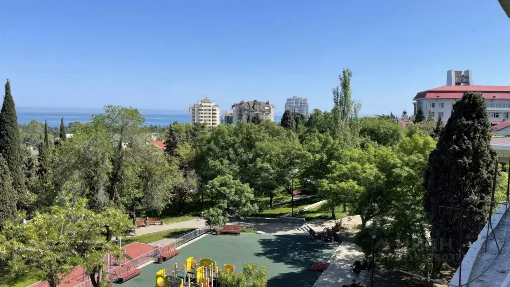 Свободной планировки кв. Крым, Алушта ул. Ленина, 37 (39.7 м) - Фото 0