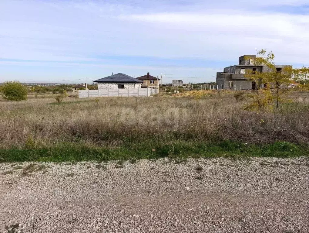 Участок в Крым, Симферопольский район, с. Мирное ул. Николаевская ... - Фото 1